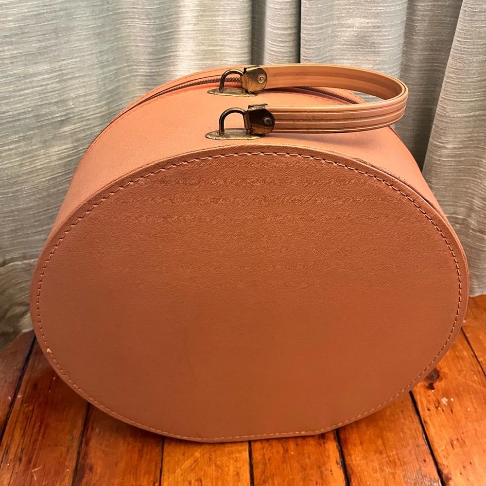 VINTAGE Hat Box